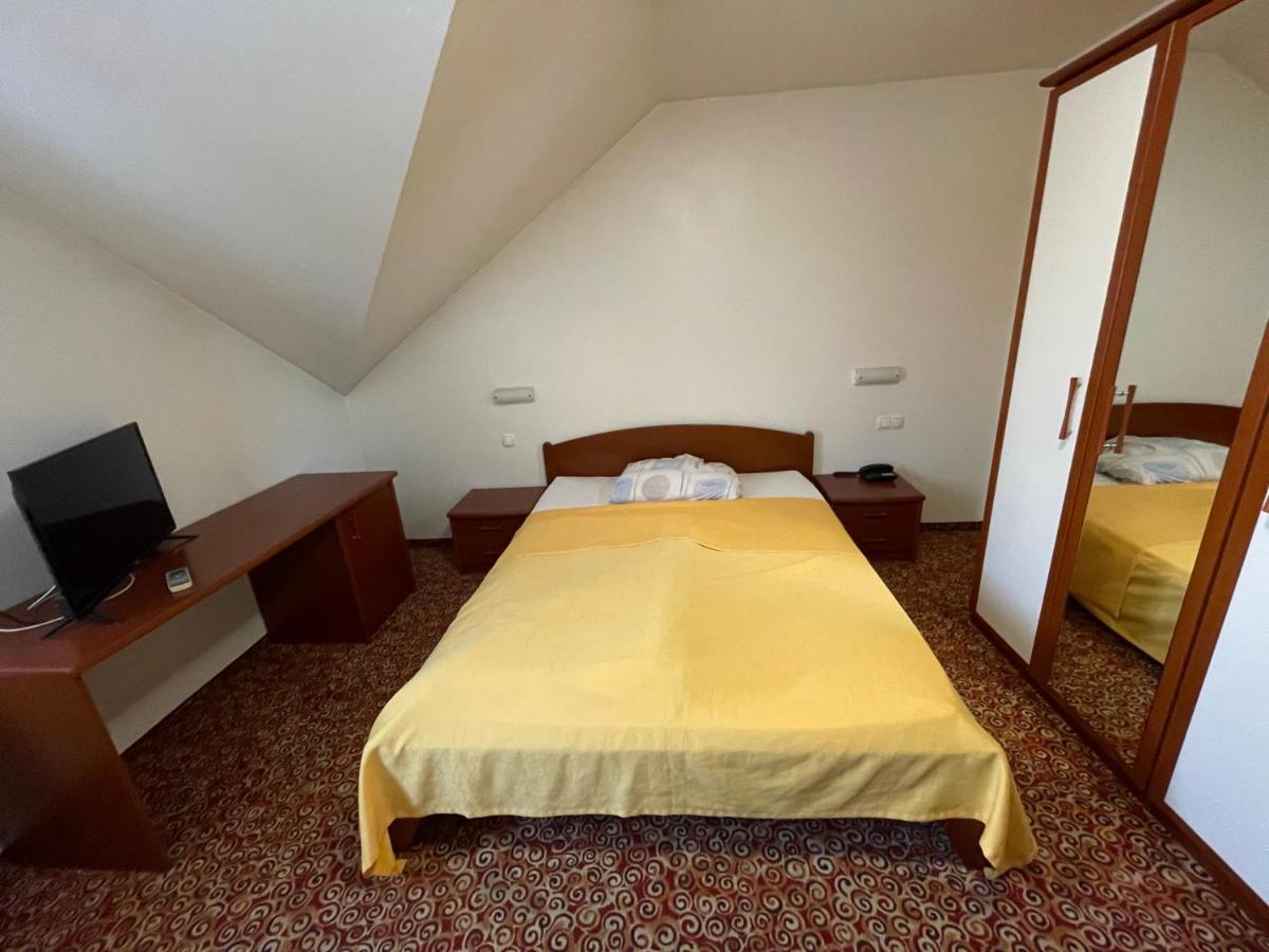 Gostisce Senica Hotel Senovo Exterior foto
